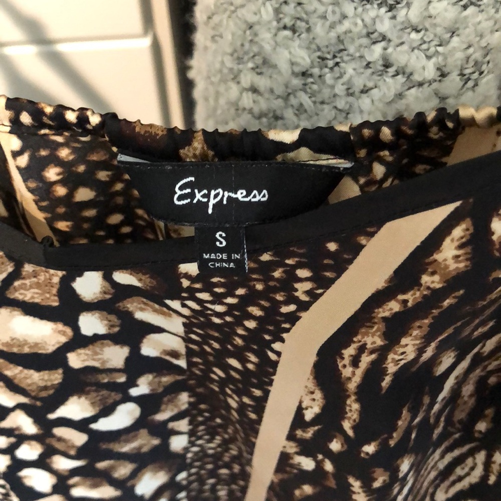 Express Tank Top - Picture 3 of 4